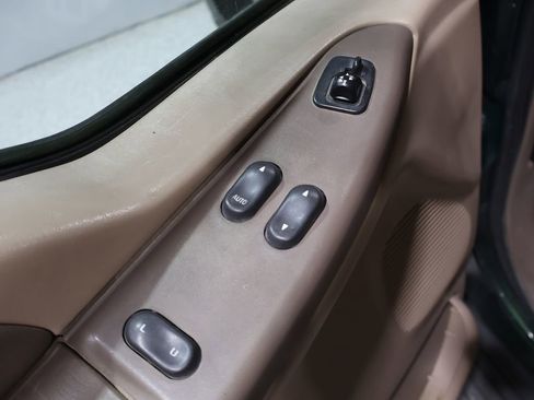 Used 1999 Ford F350 Lariat image 14