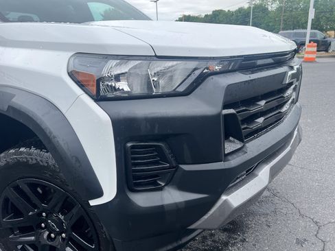 Used 2023 Chevrolet Colorado Trail Boss w/ LPO, Dark Essentials Package AWD/4WD image 18