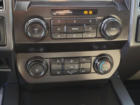 Used 2019 Ford F250 XLT w/ XLT Value Package image 27