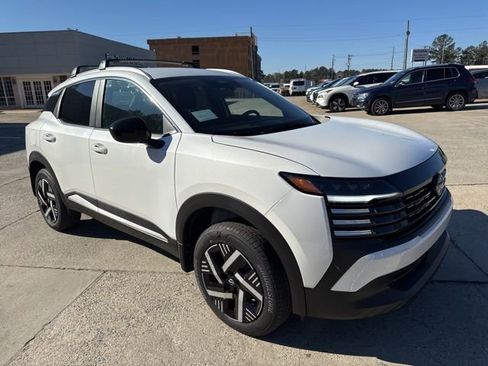 New 2026 Nissan Kicks SV w/ Cold Weather Package image 4