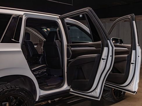 Used 2025 Cadillac Escalade Sport w/ Touring Package AWD/4WD image 32