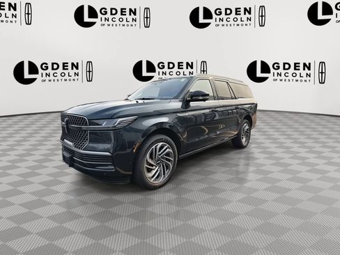 Used 2025 Lincoln Navigator L Reserve AWD/4WD image 4