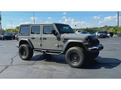Used 2018 Jeep Wrangler Unlimited Sport AWD/4WD image 4