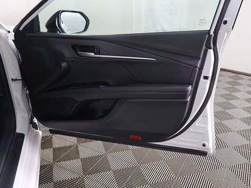 Used 2025 Toyota Camry SE FWD image 21