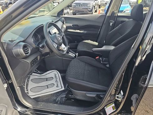 Used 2021 Nissan Kicks S image 10