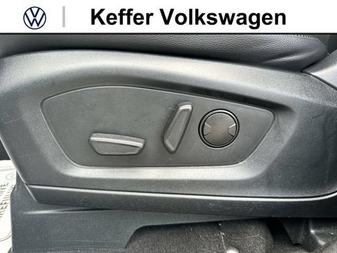 Used 2023 Ford Explorer Limited AWD/4WD image 13