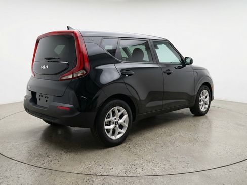 Used 2025 Kia Soul LX w/ LX Technology Package FWD image 9