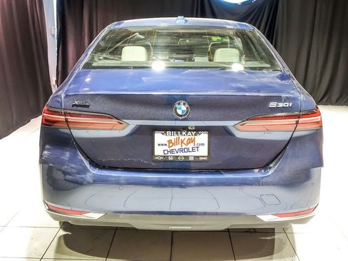 Used 2024 BMW 530i xDrive w/ Premium Package image 9