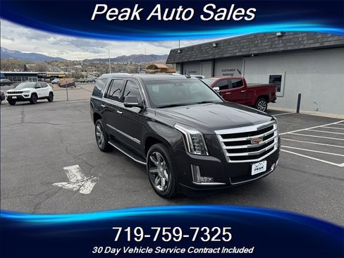 Used 2017 Cadillac Escalade Luxury image 1