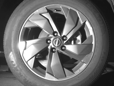 Used 2025 Nissan Rogue SV FWD image 13
