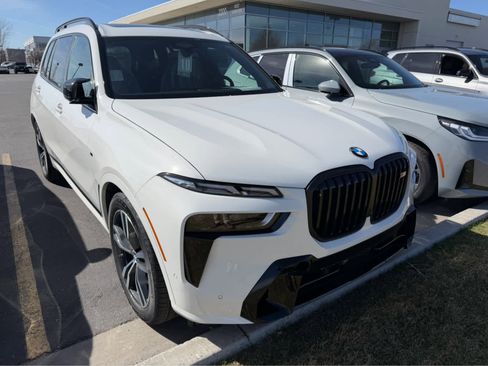 New 2026 BMW X7 M60i image 1