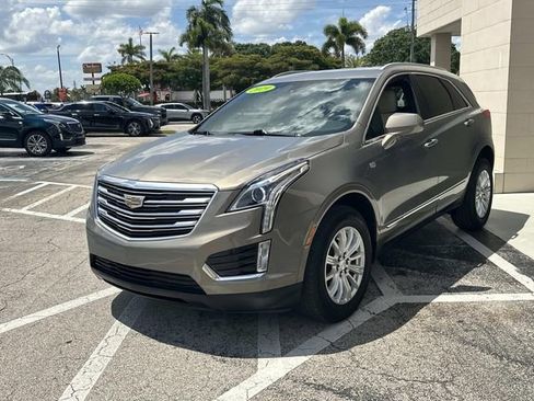 Used 2019 Cadillac XT5 FWD image 3