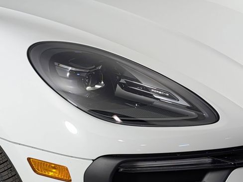 New 2026 Porsche Macan AWD/4WD image 15