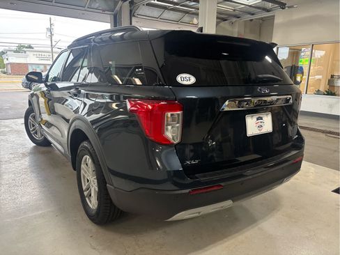 Certified 2024 Ford Explorer XLT w/ Equipment Group 202A AWD/4WD image 8