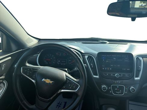 Used 2025 Chevrolet Malibu RS FWD image 8