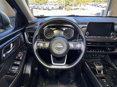 Used 2024 Nissan Rogue SV AWD/4WD image 15