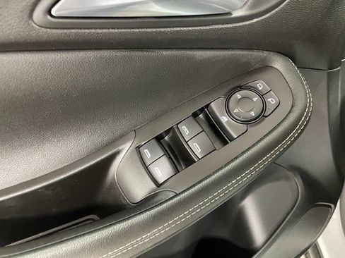 Used 2024 Buick Encore GX Preferred AWD/4WD image 19
