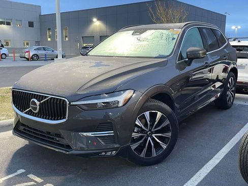 Used 2023 Volvo XC60 B5 Plus w/ Climate Package image 2