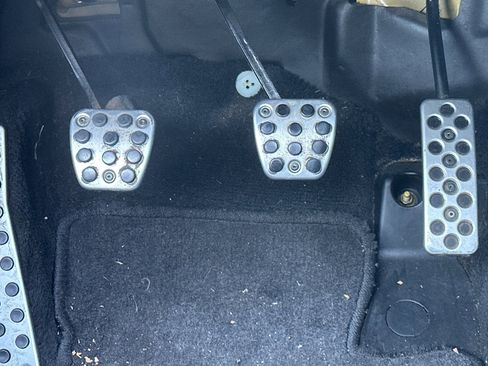 Used 2004 Honda S2000 image 30