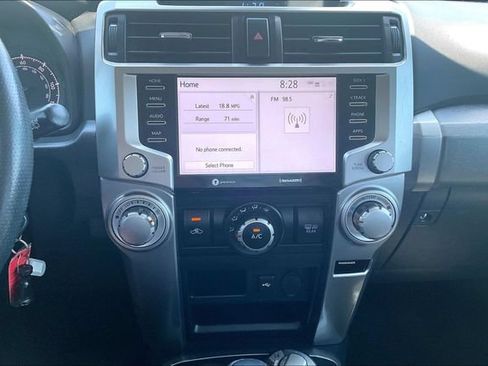 Used 2020 Toyota 4Runner SR5 AWD/4WD image 29