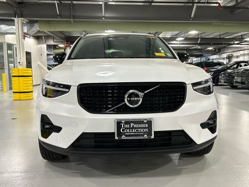 Used 2026 Volvo XC40 B5 Plus w/ Protection Package Premier AWD/4WD image 6