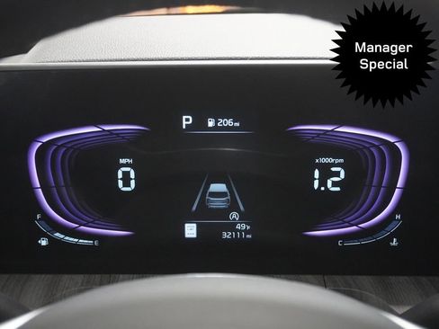 Used 2024 Kia Telluride EX image 11