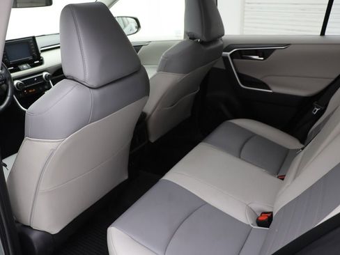 Used 2020 Toyota RAV4 XLE Premium AWD/4WD image 10