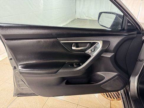 Used 2017 Nissan Altima 2.5 SV FWD image 14