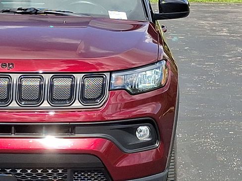 Used 2022 Jeep Compass Latitude w/ Sun and Sound Group AWD/4WD image 28