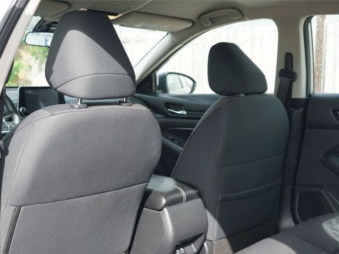 Used 2024 Nissan Altima 2.5 SV FWD image 22