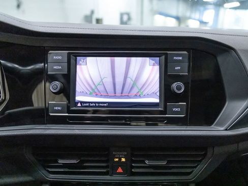 Used 2024 Volkswagen Jetta SE w/ Panoramic Sunroof Package FWD image 22