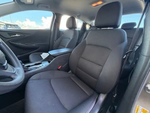 Used 2025 Chevrolet Malibu LT FWD image 25