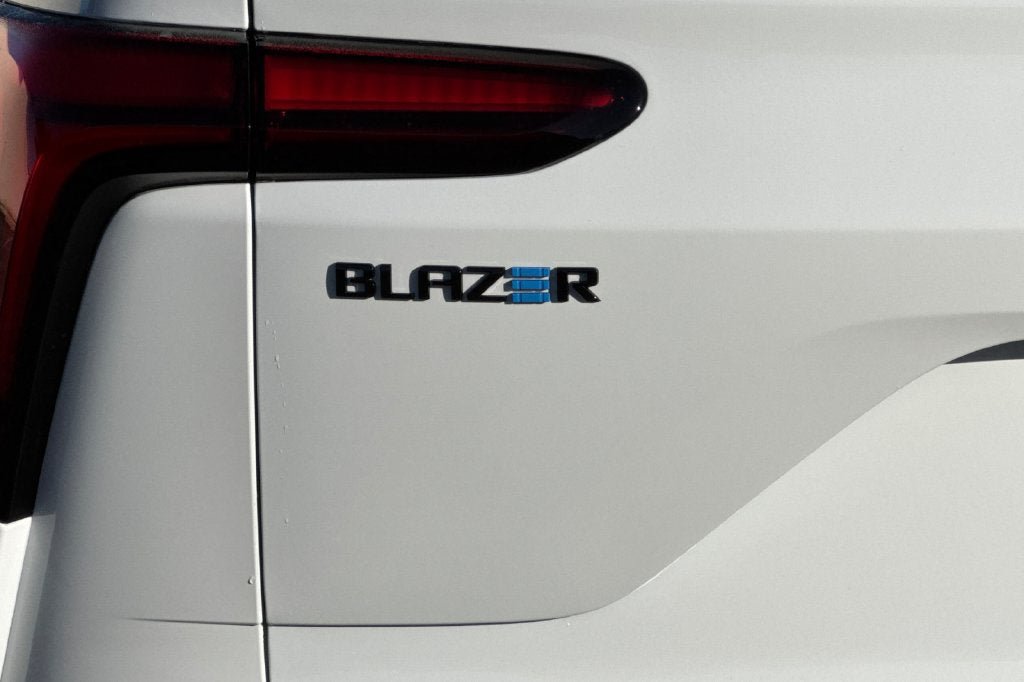 New 2026 Chevrolet Blazer EV LT w/ Midnight/Sport Edition FWD image 26