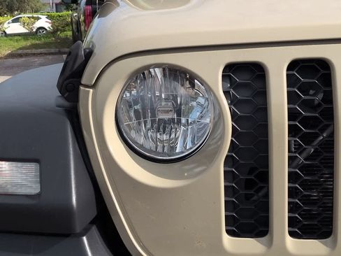 Used 2020 Jeep Gladiator Sport w/ Quick Order Package 24S AWD/4WD image 10