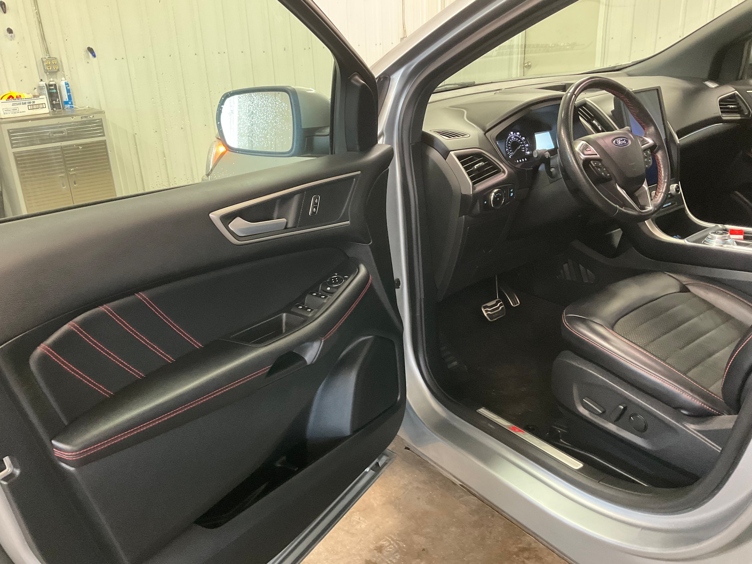 Used 2024 Ford Edge ST-Line w/ Class II Trailer Tow Package AWD/4WD image 8