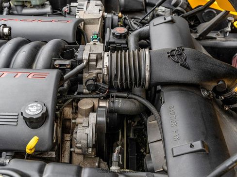 Used 2001 Chevrolet Corvette Convertible w/ Preferred Equipment Group2 image 28