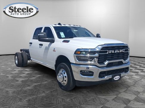 New 2025 RAM 3500 Tradesman w/ Chrome Appearance Group image 7