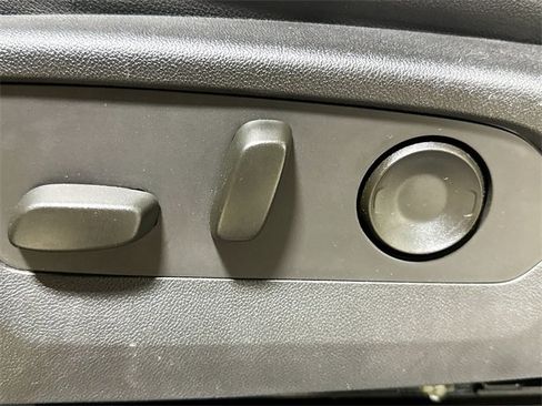 New 2024 Chevrolet Colorado LT w/ LT Convenience Package III image 22