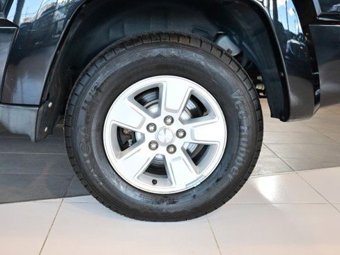 Used 2012 Jeep Liberty Sport AWD/4WD image 35