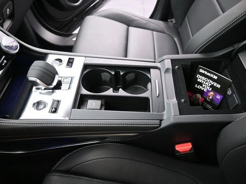 Certified 2026 Jaguar F-PACE R-Dynamic S image 27