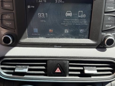 Used 2019 Hyundai Kona SE FWD image 23