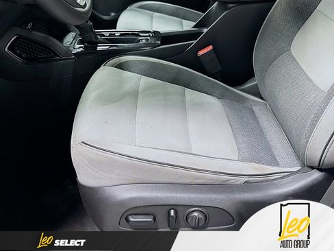 Used 2021 Chevrolet TrailBlazer LT AWD/4WD image 21