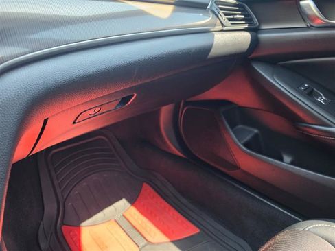 Used 2018 Honda Accord Sport image 40