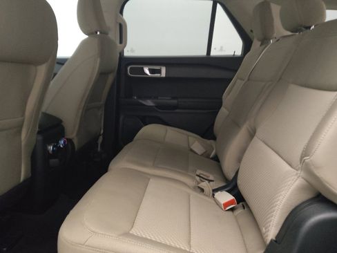 Used 2022 Ford Explorer 4WD image 18