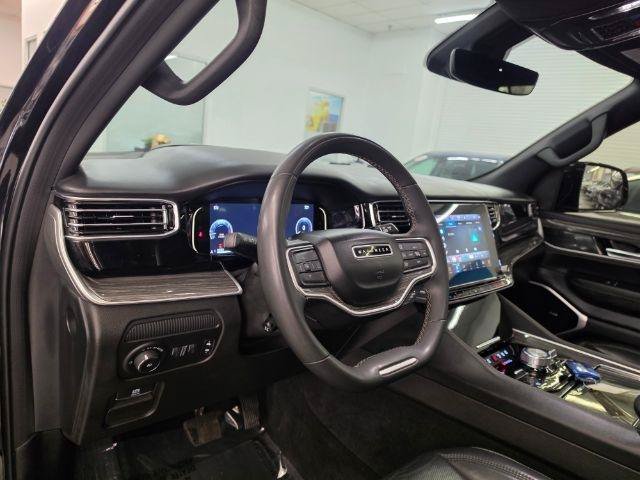 Used 2022 Jeep Wagoneer Series III w/ Premium Group I AWD/4WD image 14
