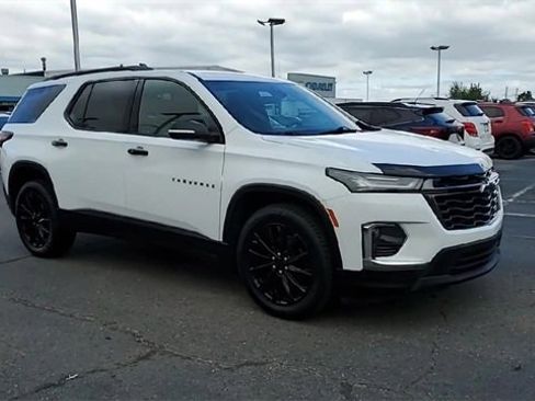 Certified 2023 Chevrolet Traverse RS image 2