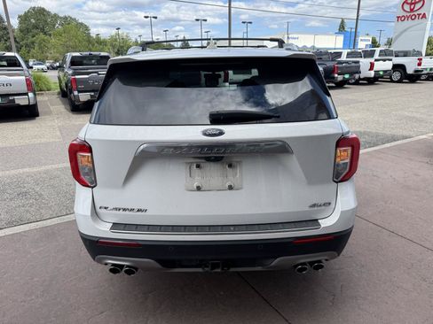 Used 2022 Ford Explorer Platinum w/ Equipment Group 601A AWD/4WD image 5