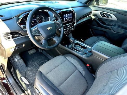 Used 2023 Chevrolet Traverse LT image 13