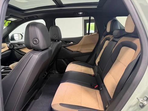 Used 2025 Chevrolet Equinox ACTIV w/ Safety and Technology Package AWD/4WD image 24