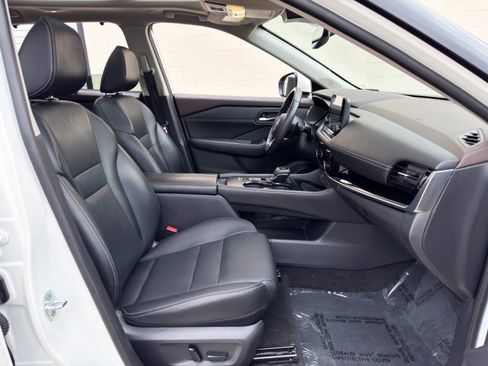 Used 2023 Nissan Rogue SL w/ SL Premium Package FWD image 15